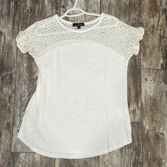 White Lace-Accent Ruffle-Sleeve Tee - Picture 3 of 4